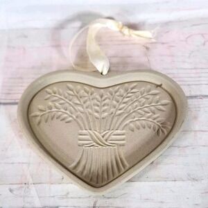 The‎ Pampered Chef Bountiful Heart Family Heritage Stoneware Ornament 2004